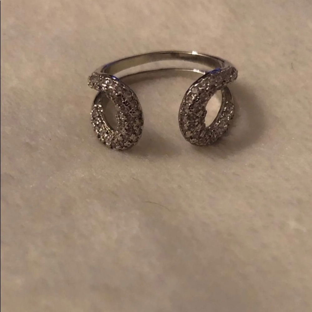 10ctw silver toned ring